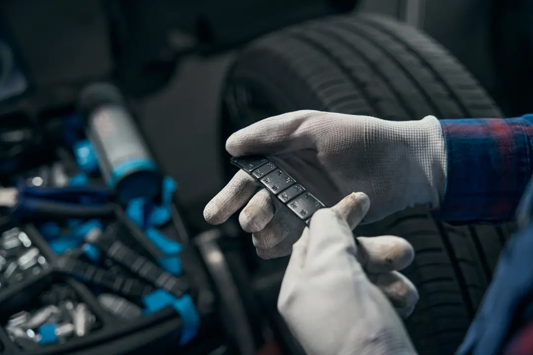 How To Manage Battery Replacement And Tyre Fitting Costs In Kent